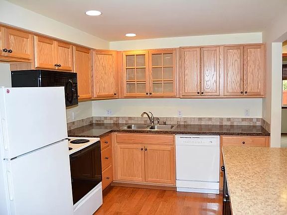 5th image of 3211 Fawcett Ave APT 2