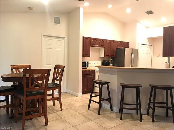 5th image of 648 Bald Cypress Ave