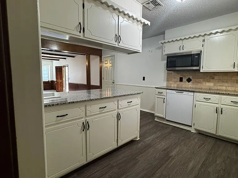 3225 N Peebly Dr — Photo 5