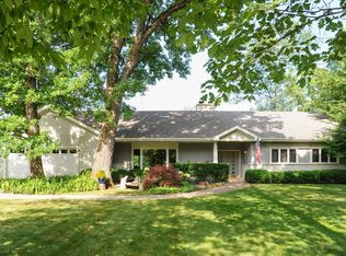 23354 N Birchwood Ln, Deerfield, IL