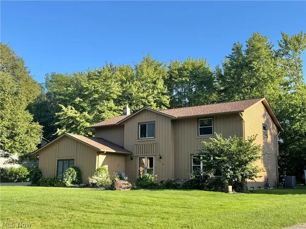 6818 Wildwood Trl, Mayfield, OH 44143