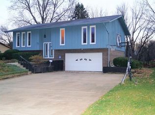 2496 Delta Dr, Uniontown, OH 44685