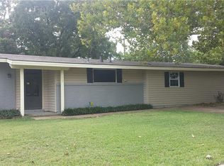 2100 Skylark Dr, Arlington, TX 76010