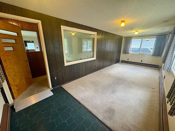 4th image of 106 Burlington Ave