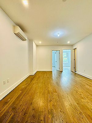 4th image of 224 Hawthorne St #3S
