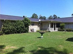 3rd image of 1018 S Dogwood Dr
