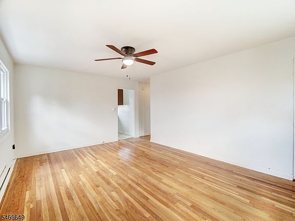 5th image of 138 Lincoln St APT A2