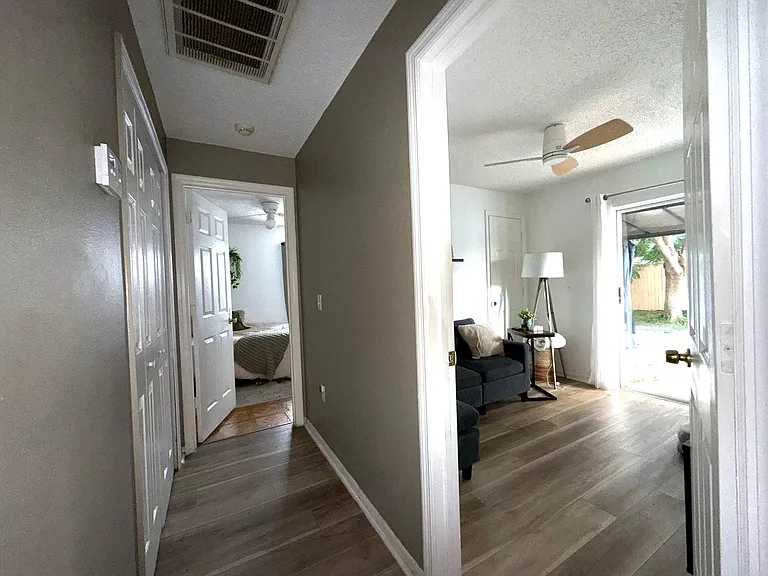 6912 Long Needle Ct — Photo 32