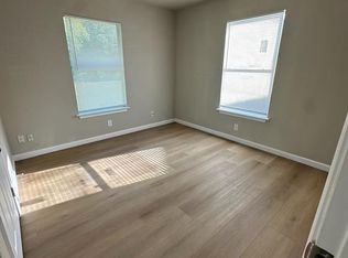 1146-1148 Magnolia St #1146, Seguin, TX 78155