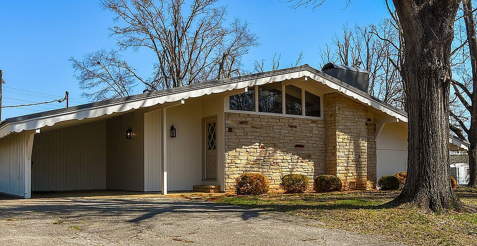 1st image of 11 Waukomis Lake Rd