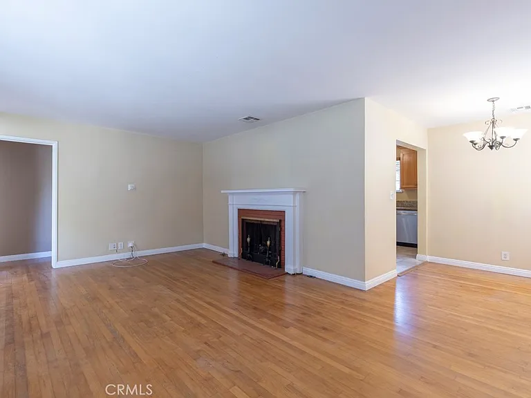 4123 Ashworth St — Photo 2
