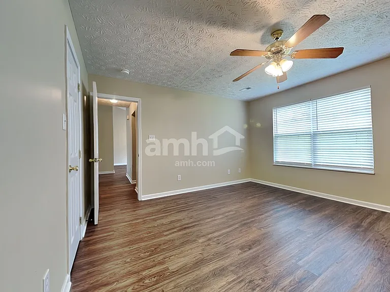 1117 Long Meadow Dr — Photo 12