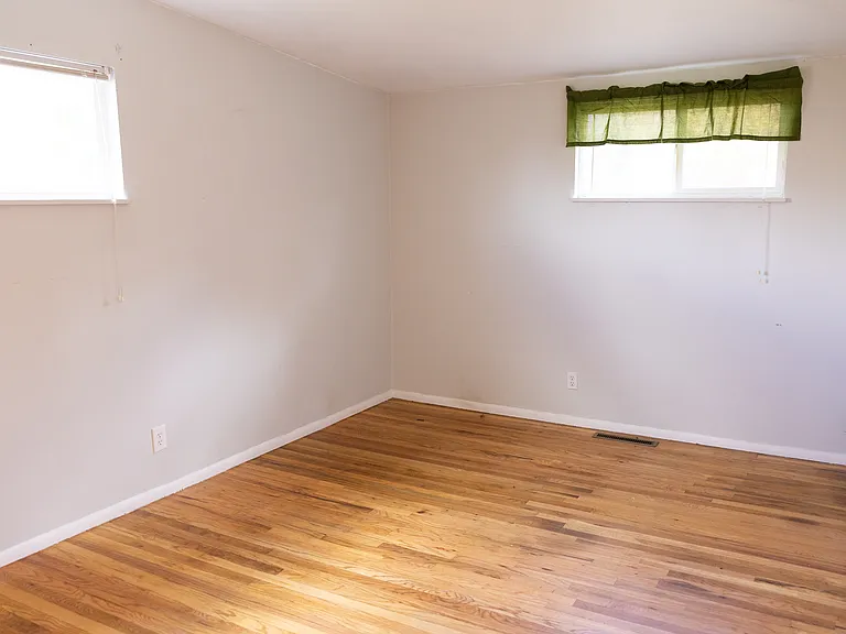 1316 Kent Cir — Photo 14