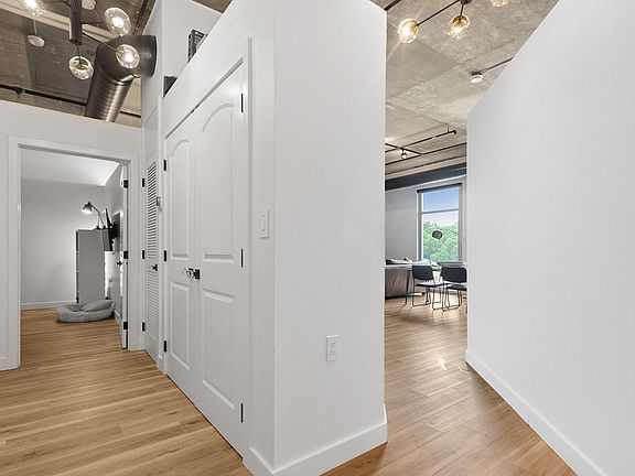 2nd image of 113 N Bread St #3H6-1