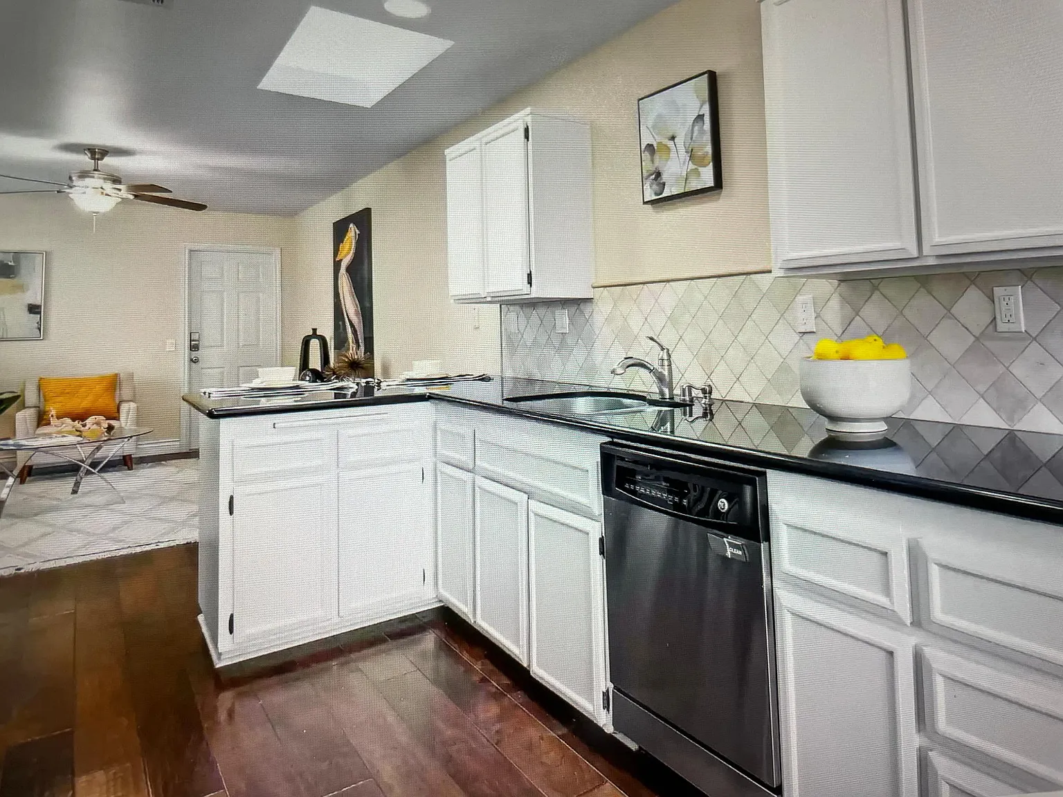 2 bed, 1554 sqft, $4,675 — Photo 3