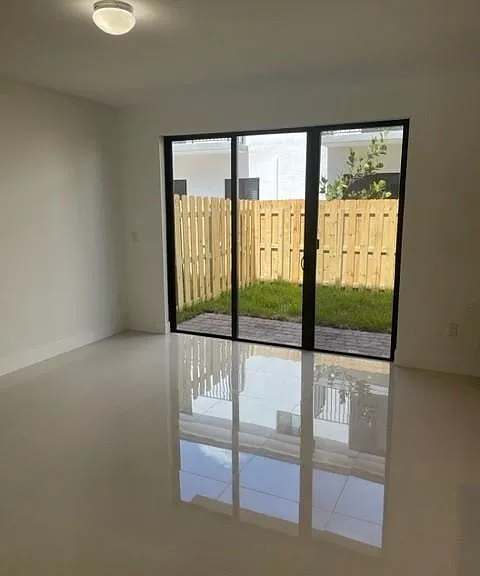 13646 SW 157th Pl — Photo 14