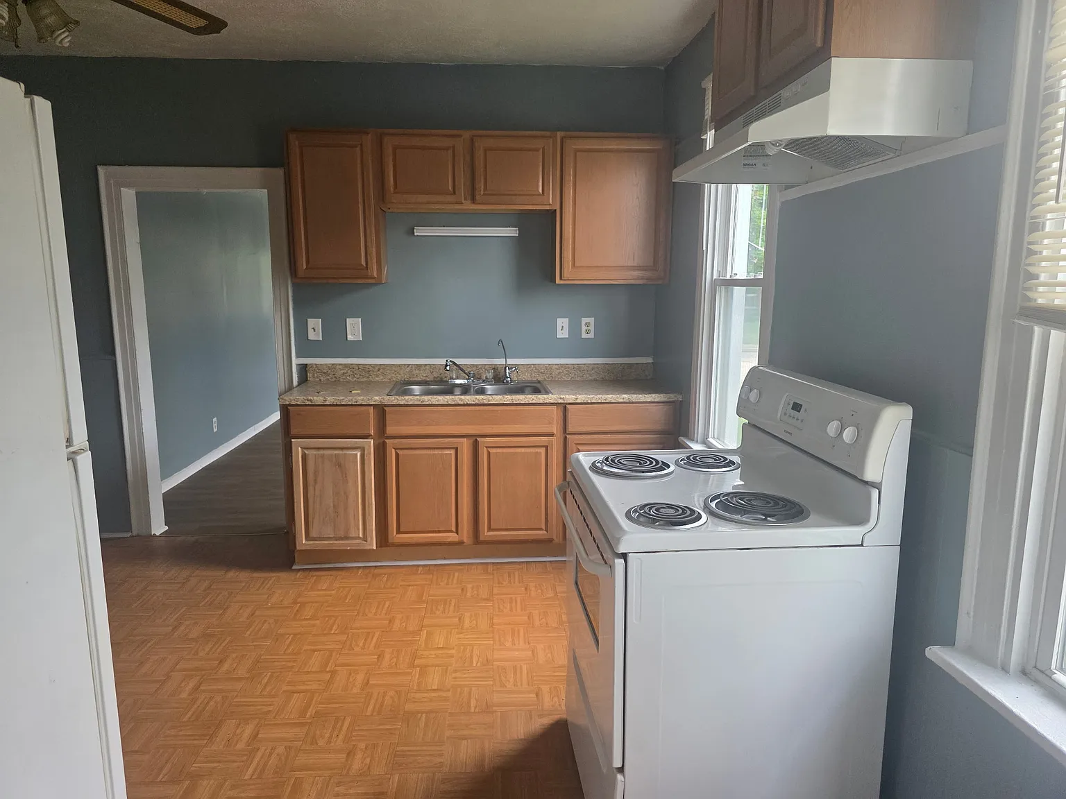 3 bed, $1,695 — Photo 1