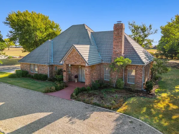 11436 Merlin Dr, Sanger, TX 76266