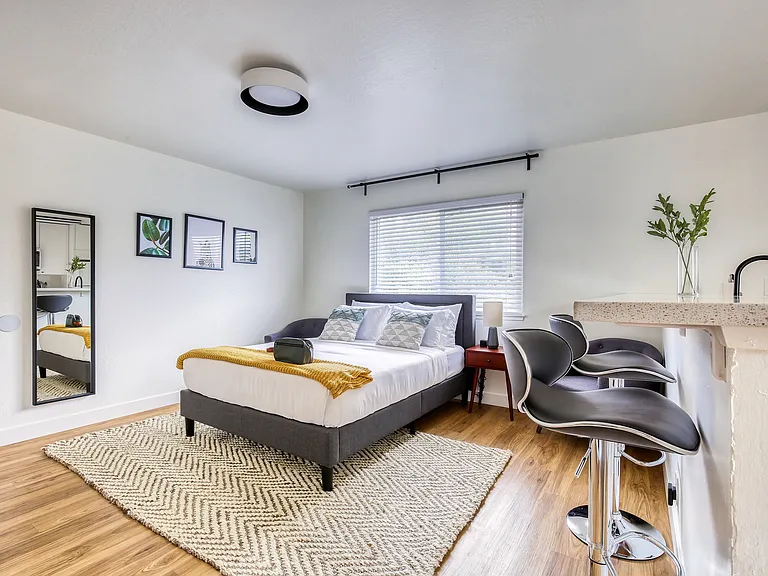 128 E Reed St #5 — Photo 6