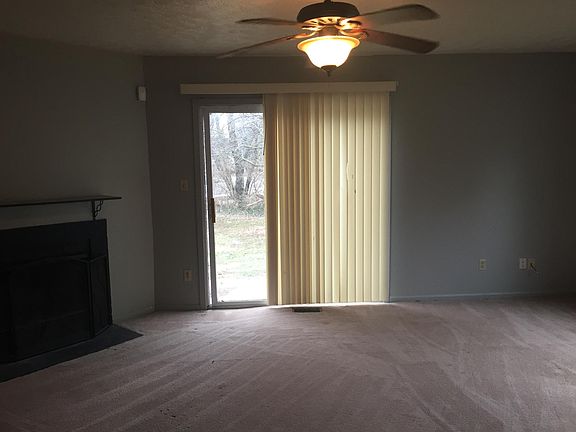 2nd image of 831 Crofton Pl
