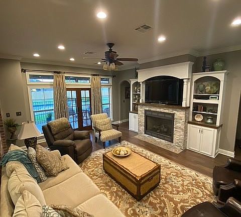 5th image of 1732 Woodland Forest Dr