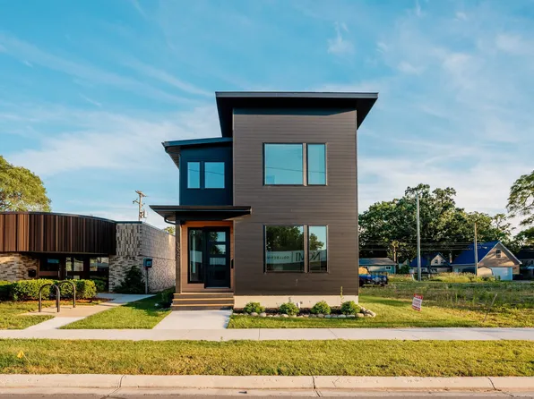 1026 E 8th St, Traverse City, MI 49686