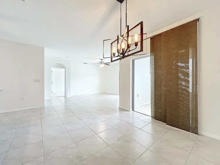 106 Saint Thomas Dr — Photo 9