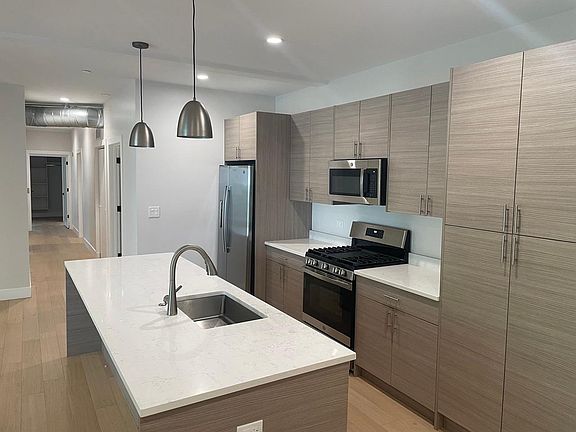 4th image of 1010 Central Ave #2D