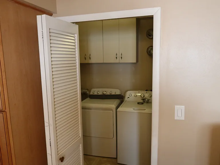 1637 Hanover St — Photo 21