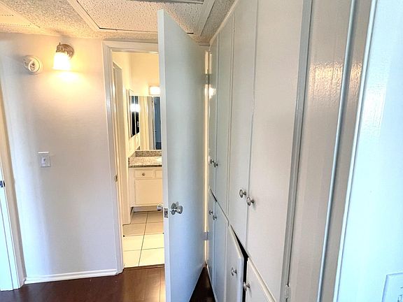 5th image of 144 S Doheny Dr #1344