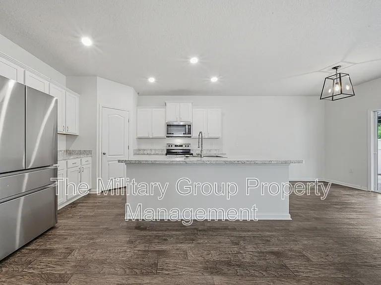7814 Meadow Walk Ln — Photo 8