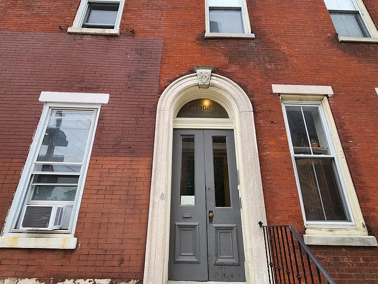 1902 Wallace St — Photo 51