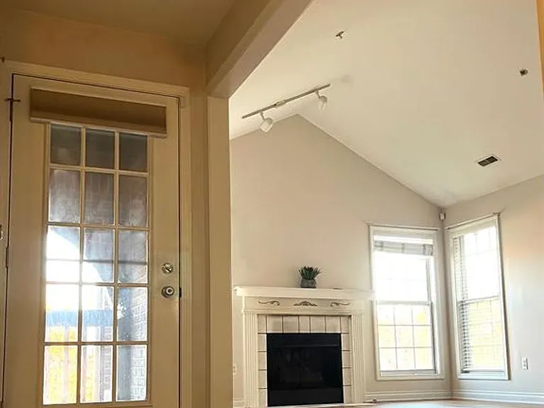 28071 Carlton Way Dr — Photo 5