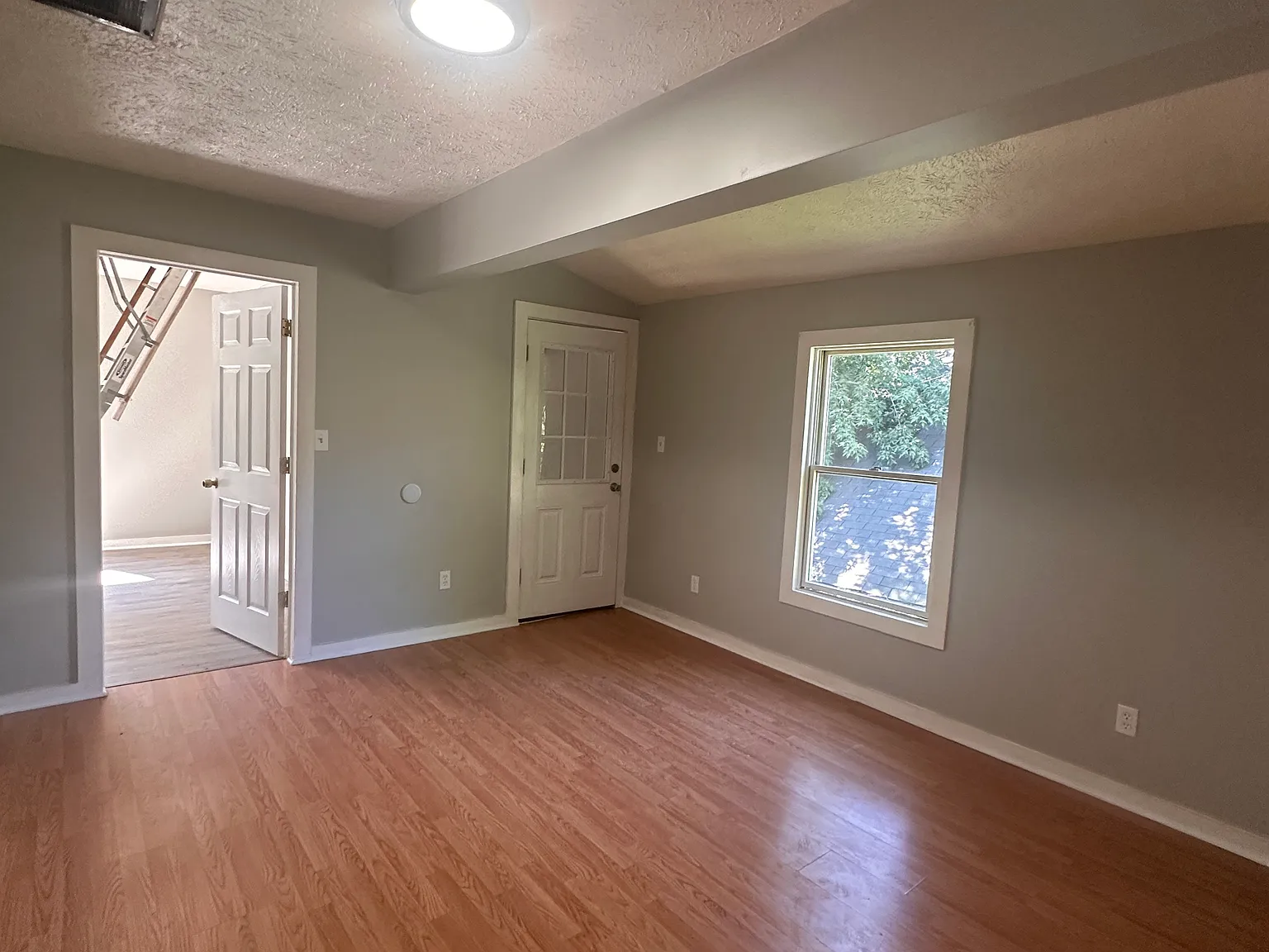 2 bed, 832 sqft, $950 — Photo 2