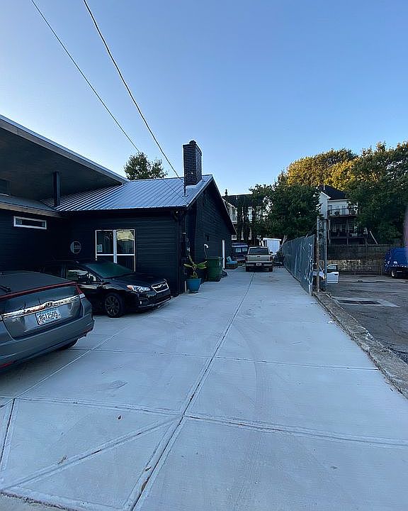 2nd image of 559 Ralph McGill Blvd NE