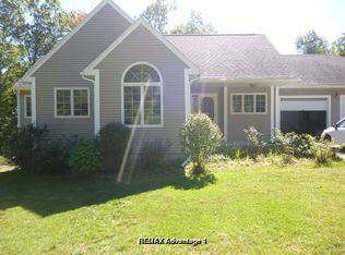 15 Mayo Rd, Hubbardston, MA 01452