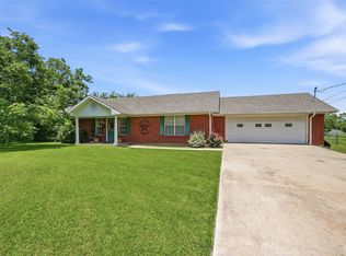 205 3rd St, Whitesboro, TX 76273