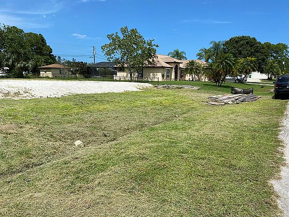 3rd image of 309 SW Dwight Ave