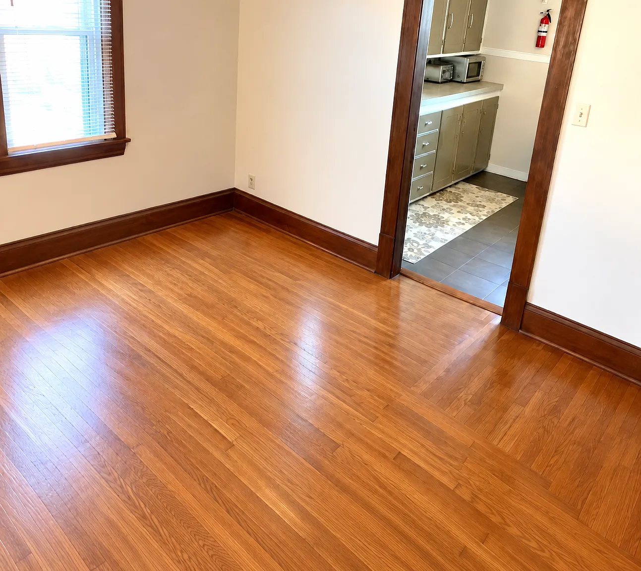 2 bed, 940 sqft, $1,300 — Photo 4