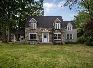 632 Sharon New Castle Rd, Farrell, PA 16121