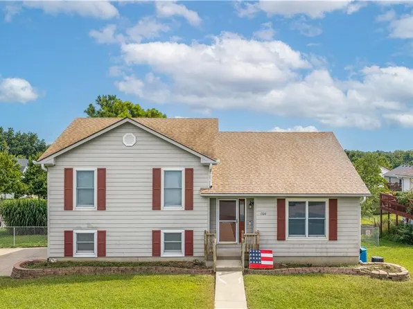 1720 Sunrise Dr, Warrensburg, MO 64093