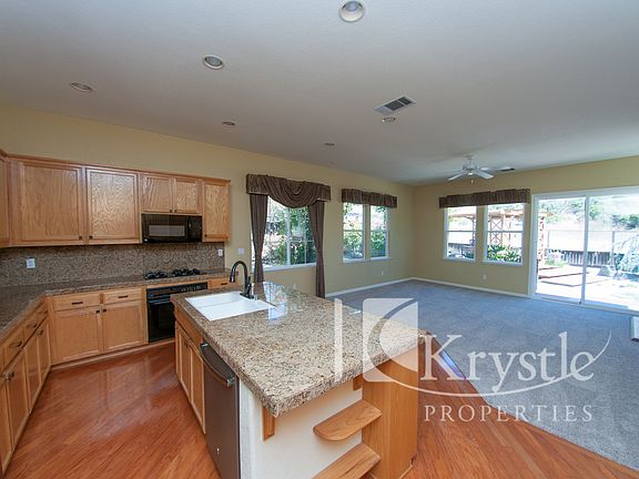 5th image of 2939 Carlingford Ln
