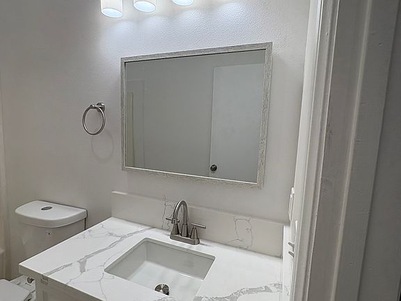 4th image of 6446 Palm View Ave