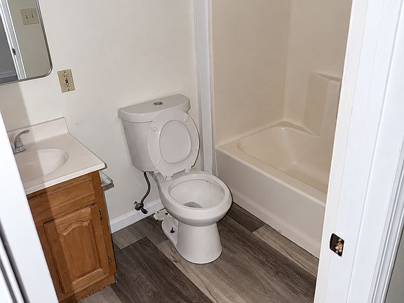 3rd image of 2023 Main St #6F