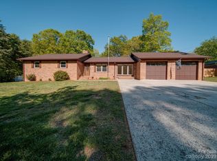 4825 Club View Dr, Concord, NC 28025