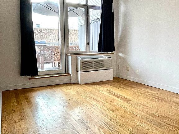 5th image of 196 Stanton St APT 7A