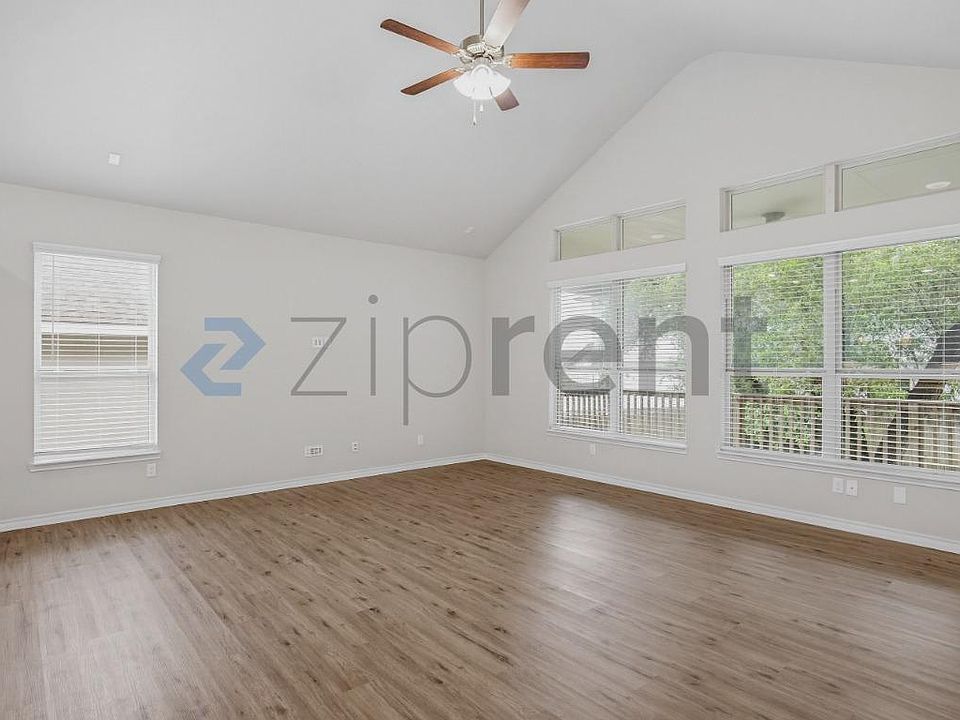 1st image of 1550 Dundee Park