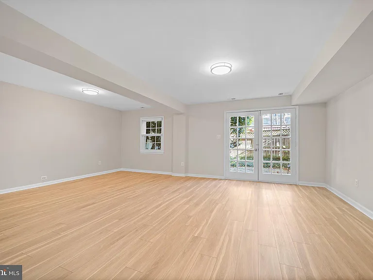 3221 Adams Ct — Photo 25