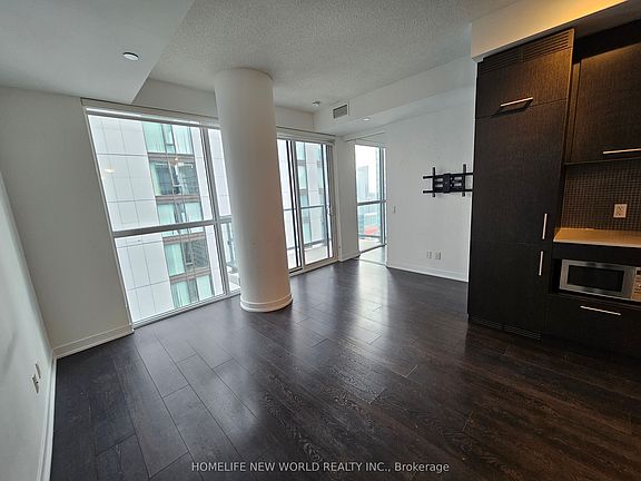 5th image of 87 Peter St Unit 4012