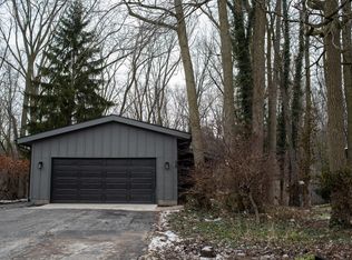 56 Robinhood Dr SE, Grand Rapids, MI 49546